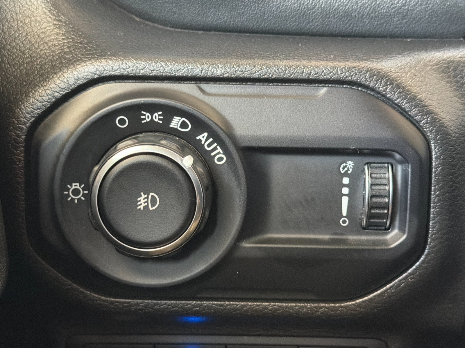 Used 2023 Jeep Wrangler Unlimited Rubicon 4xe AWD/4WD image 33