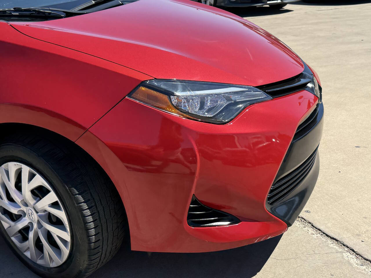 Used 2017 Toyota Corolla LE image 18