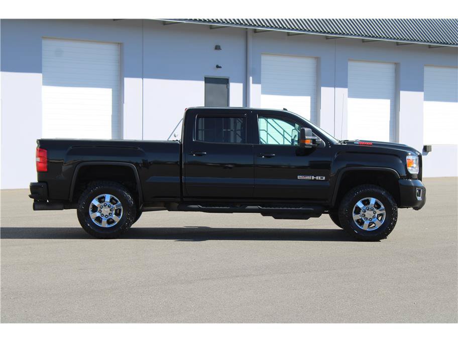 Used 2019 GMC Sierra 3500 SLT w/ All-Terrain HD Package AWD/4WD image 4