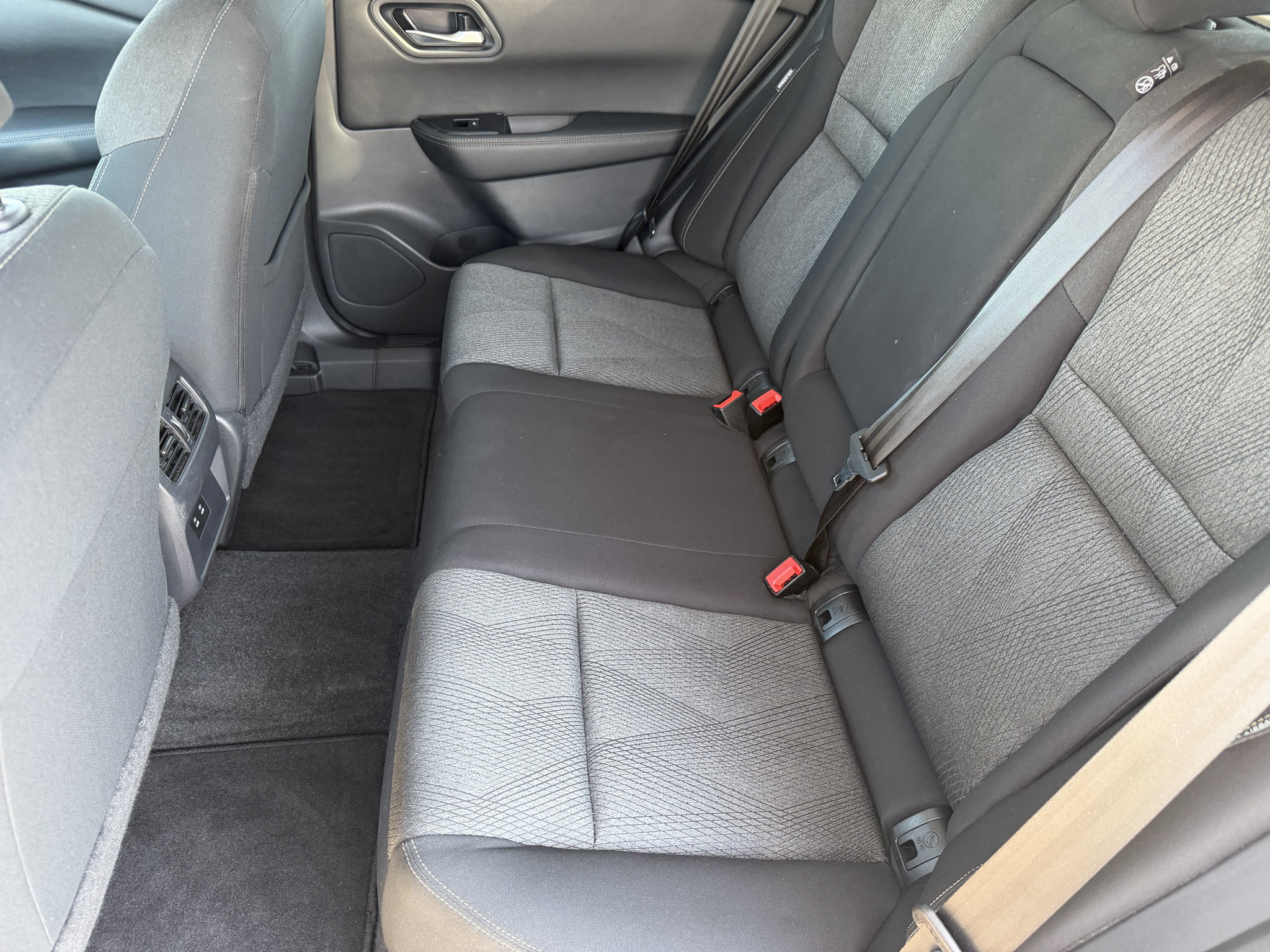 Used 2024 Nissan Rogue SV AWD/4WD image 24