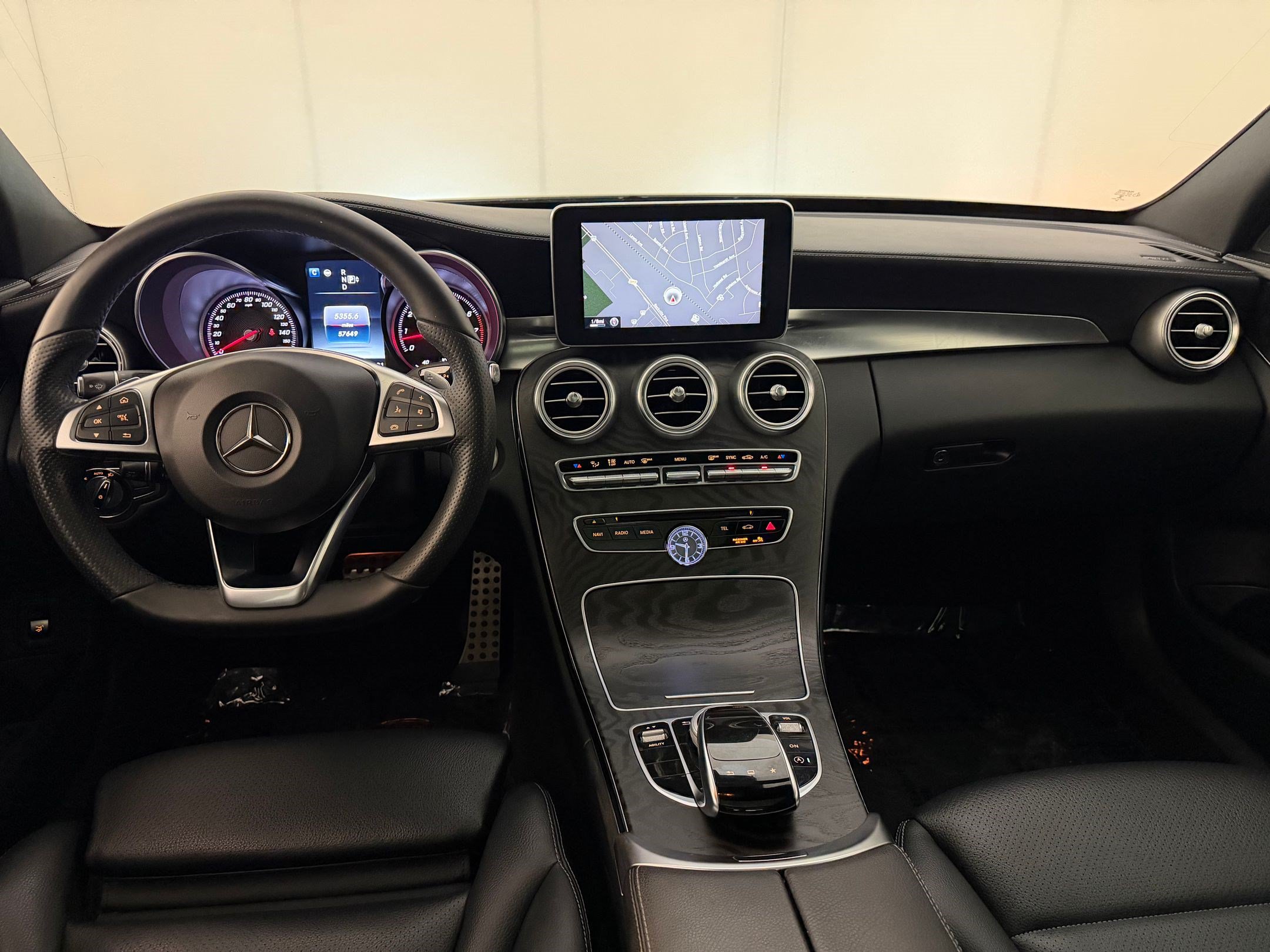 Used 2015 Mercedes-Benz C 400 4MATIC image 17