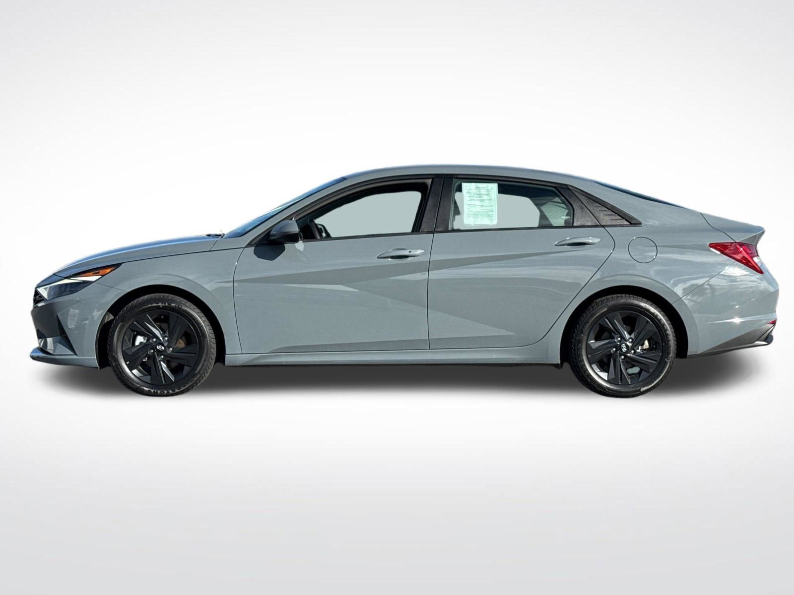 Used 2022 Hyundai Elantra Blue image 6