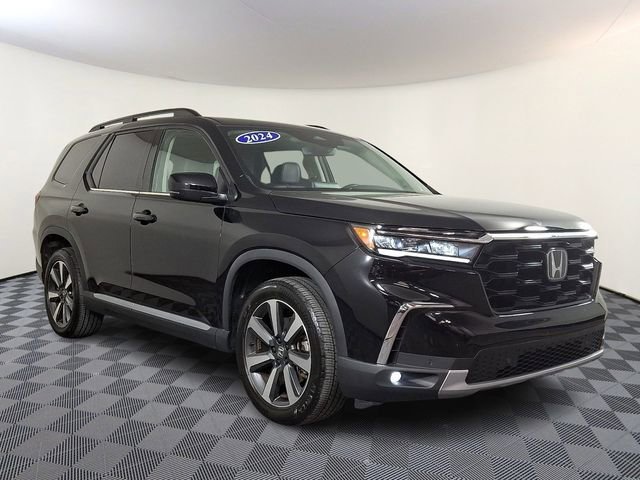 Used 2024 Honda Pilot Touring image 1