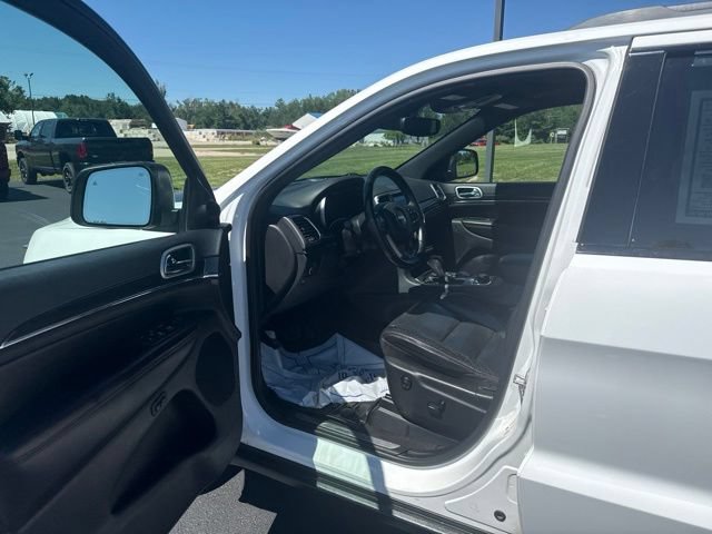 Used 2018 Jeep Grand Cherokee Trailhawk w/ Trailhawk Luxury Group AWD/4WD image 11