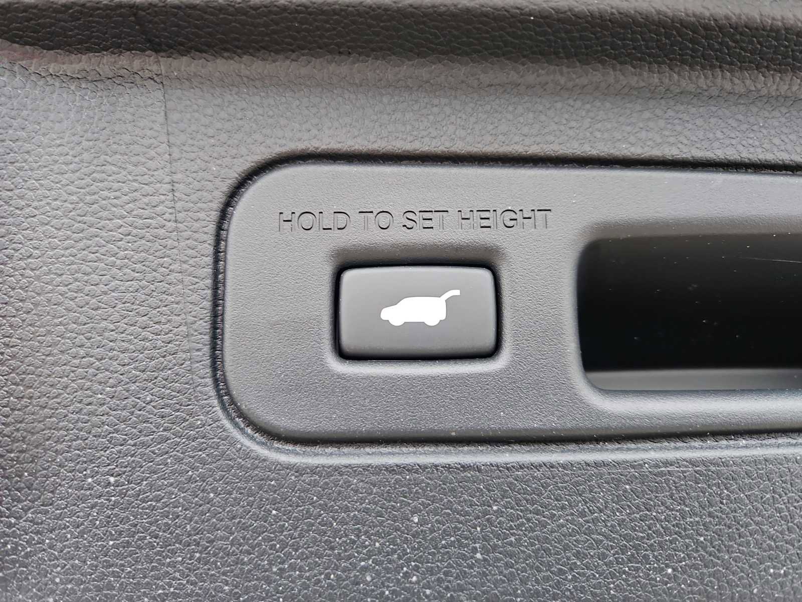 Certified 2025 Honda Pilot Touring image 17