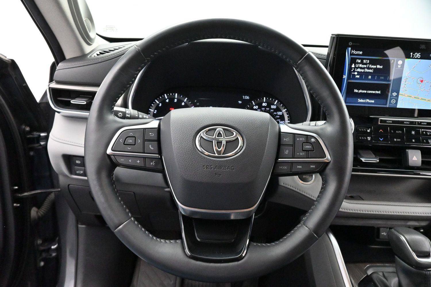 Used 2021 Toyota Highlander Limited AWD/4WD image 15
