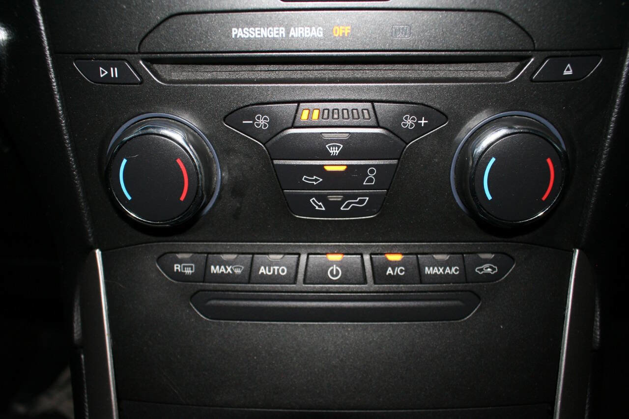 Used 2018 Ford Edge SEL image 13