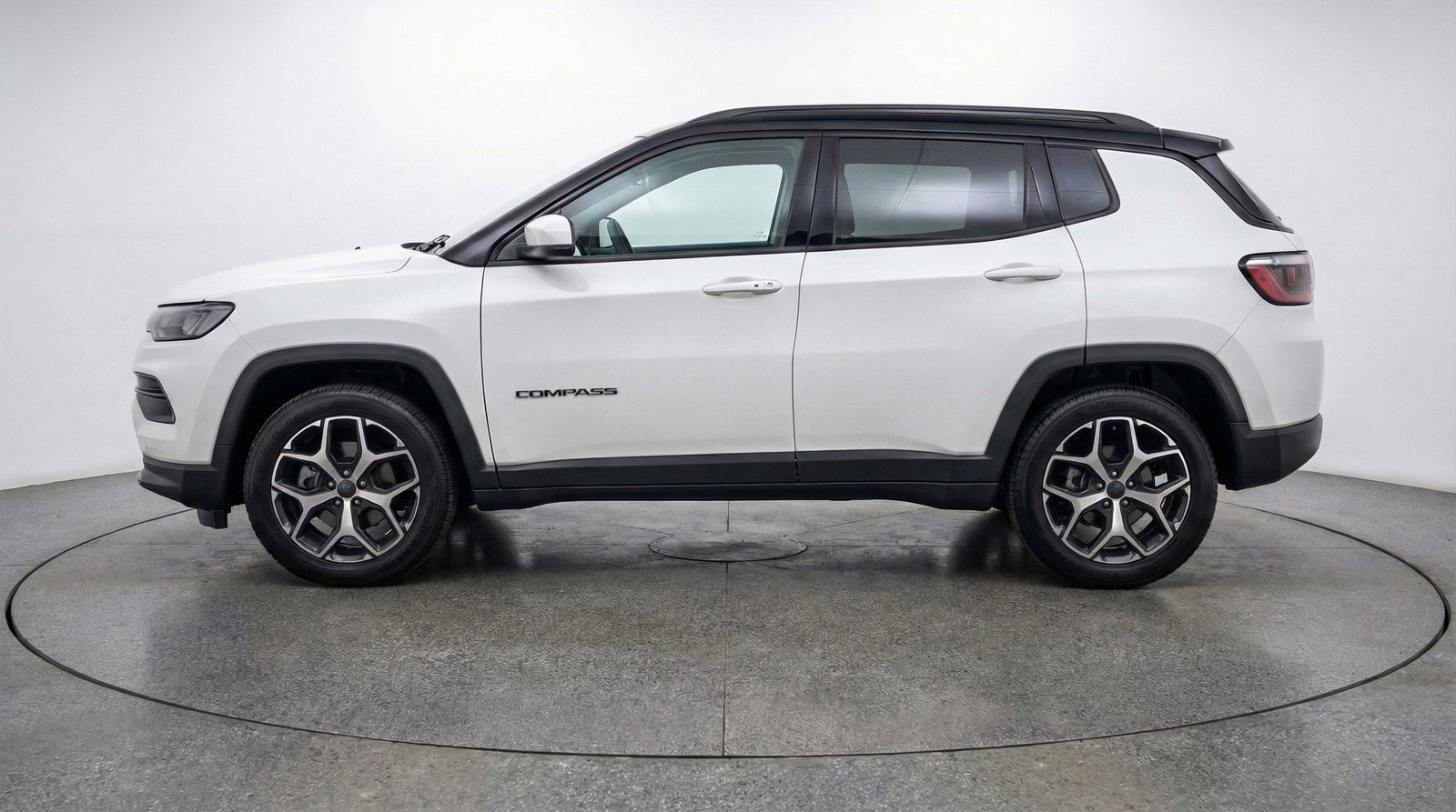Used 2025 Jeep Compass Limited image 5