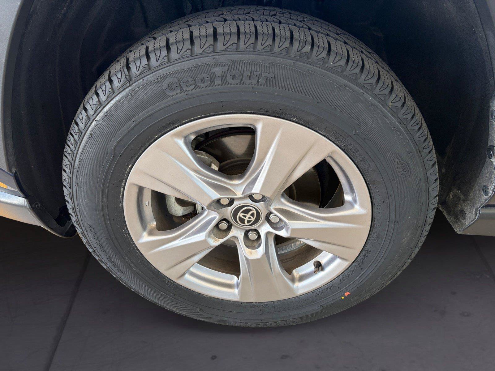 Used 2022 Toyota RAV4 XLE FWD image 14