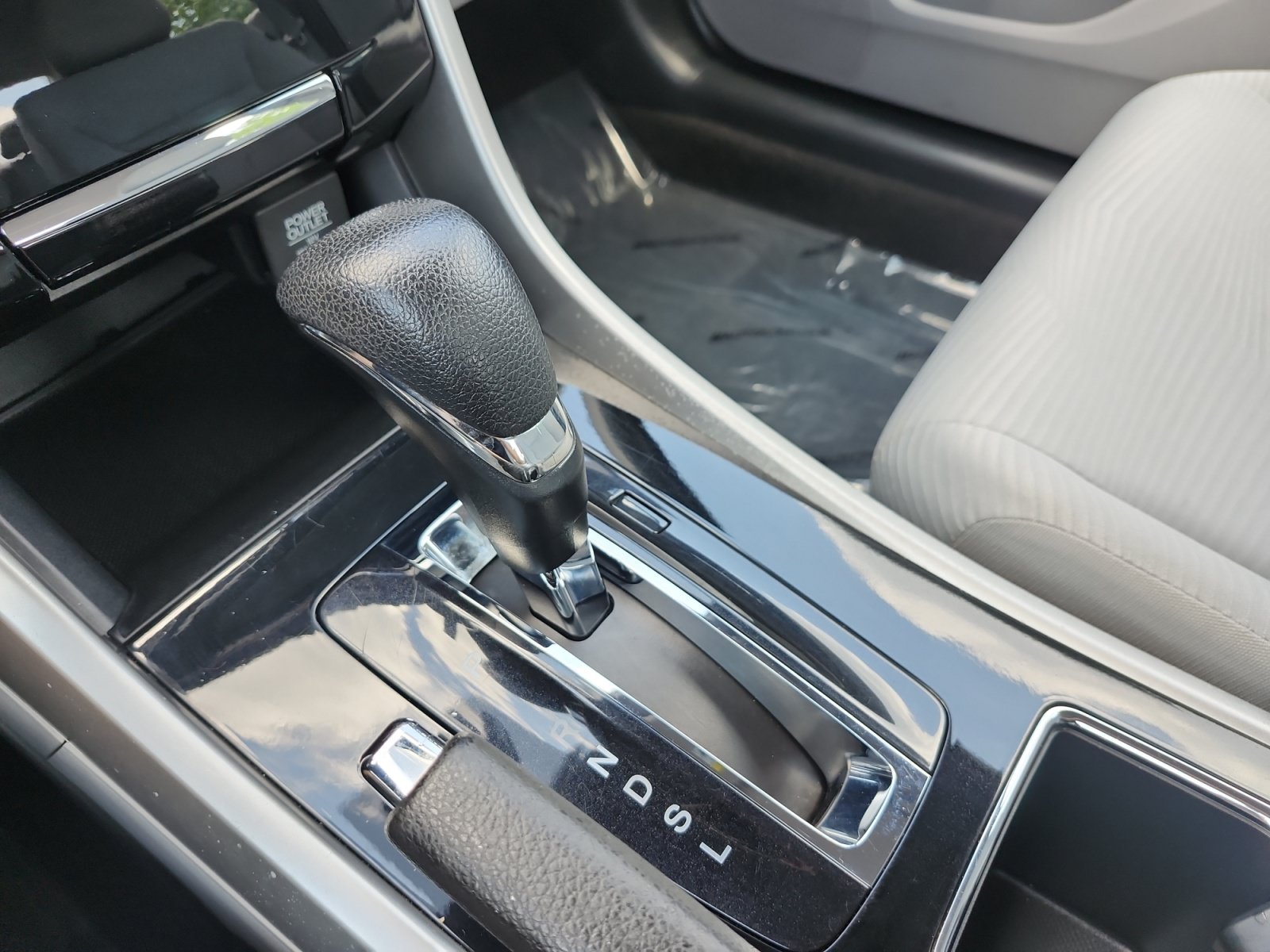 Used 2016 Honda Accord LX image 19