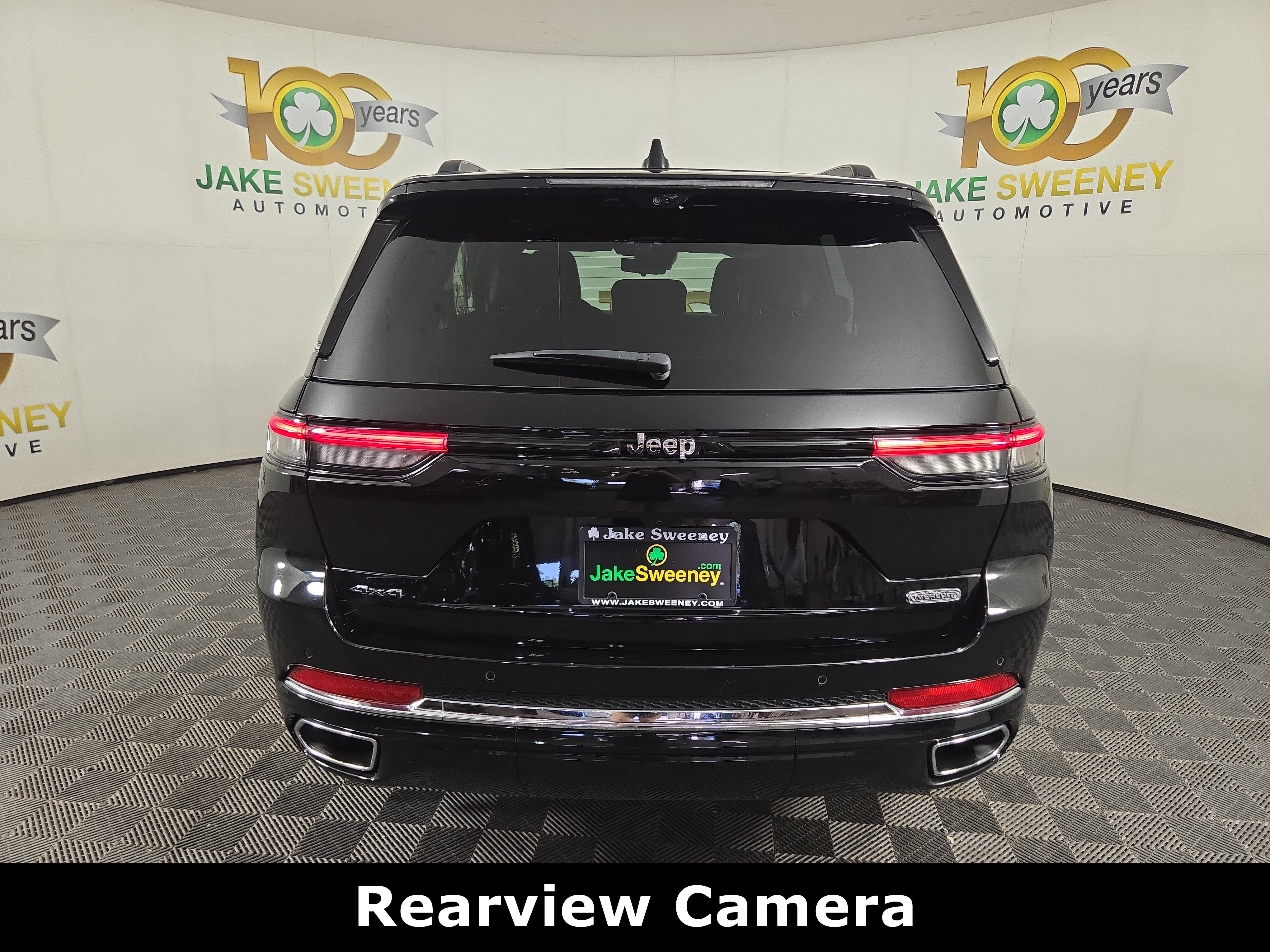 Used 2023 Jeep Grand Cherokee Overland w/ Luxury Tech Group IV AWD/4WD image 9