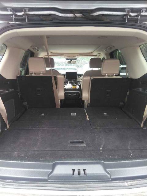 Used 2024 Ford Expedition Limited AWD/4WD image 9
