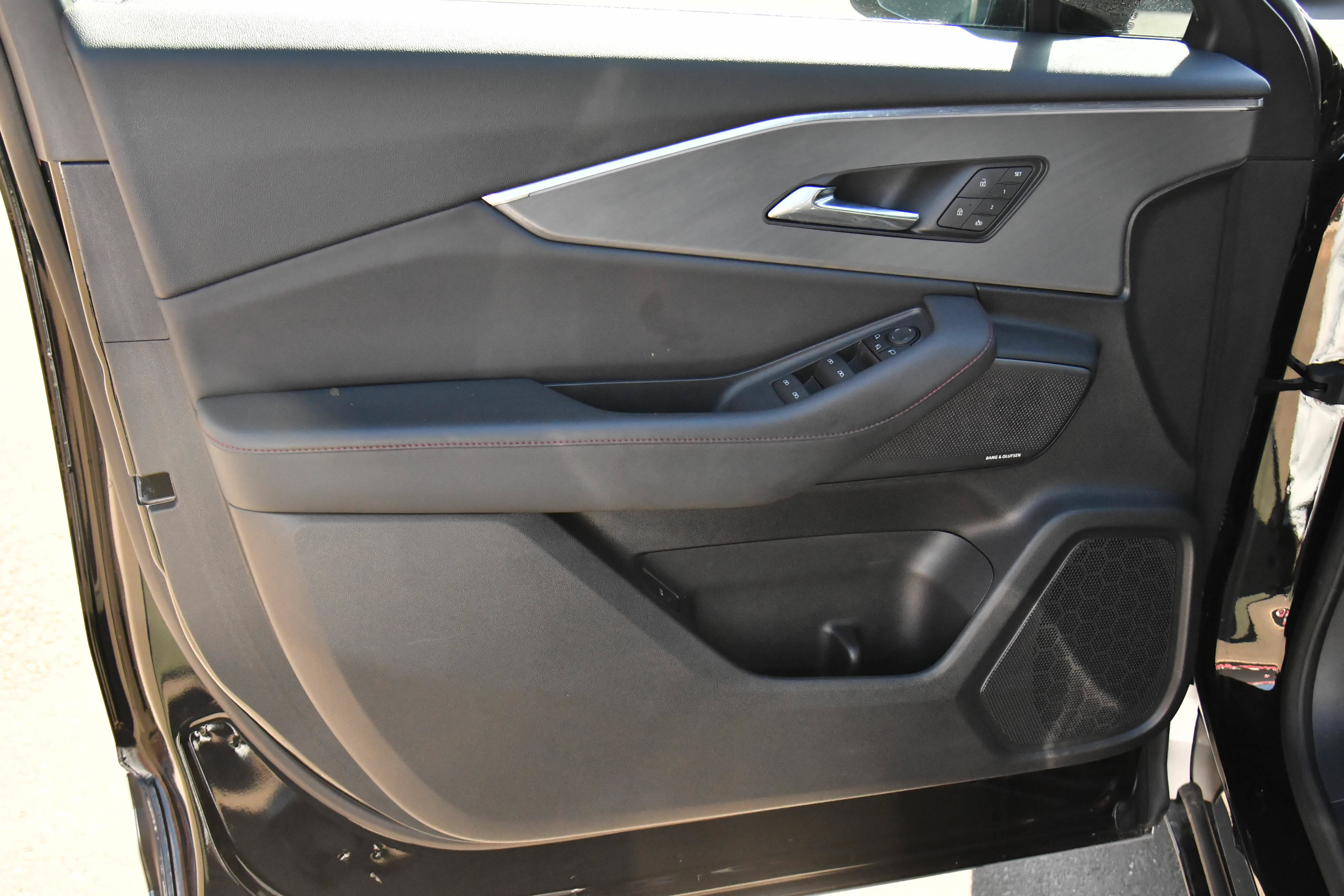 Used 2024 Acura ZDX Type S AWD/4WD image 16