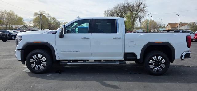 Used 2025 GMC Sierra 3500 Denali image 4
