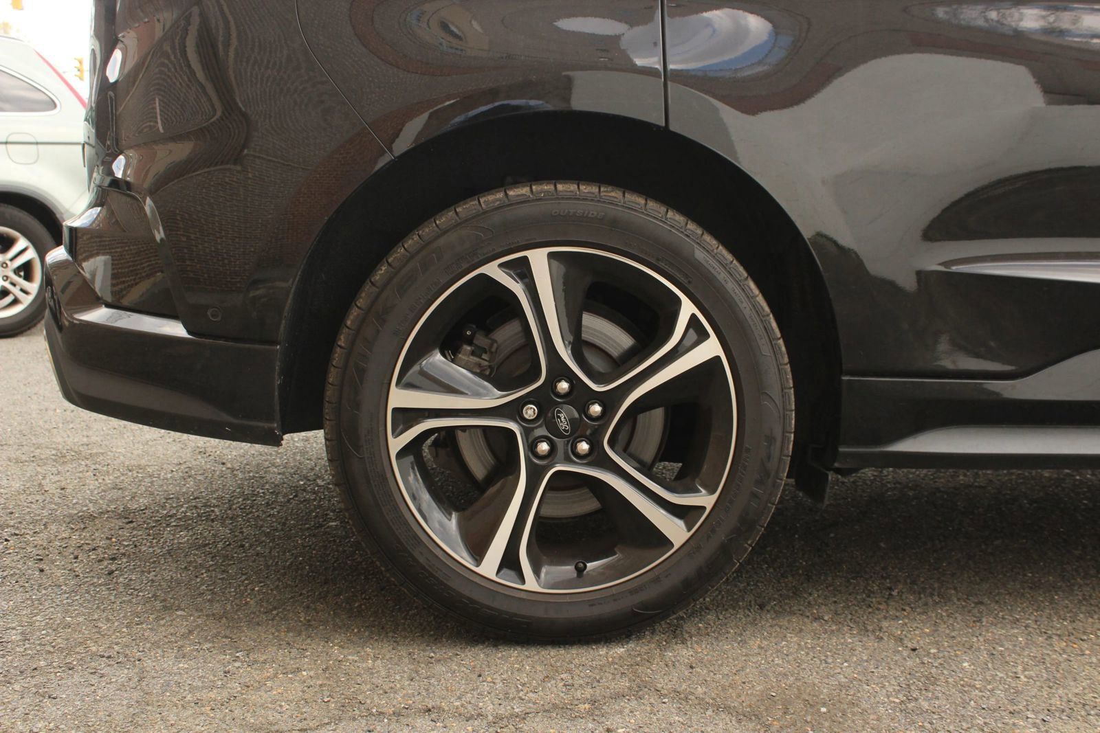 Used 2019 Ford Edge ST w/ Equipment Group 401A image 8