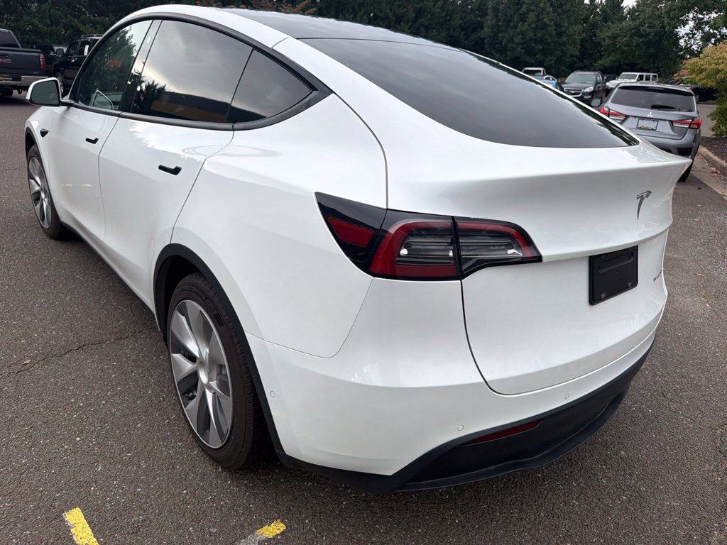 Used 2021 Tesla Model Y Long Range AWD/4WD image 3