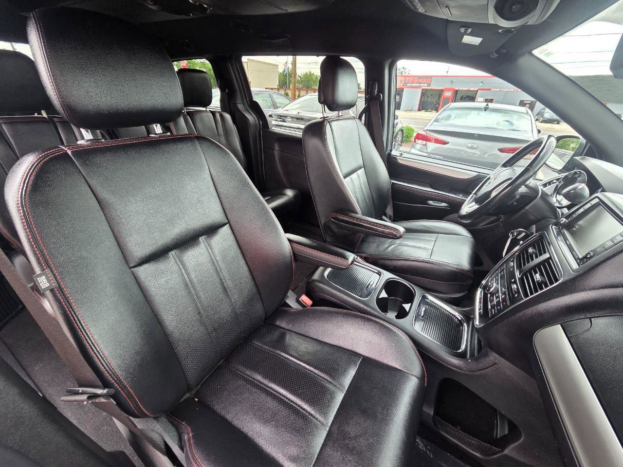 Used 2019 Dodge Grand Caravan GT image 20