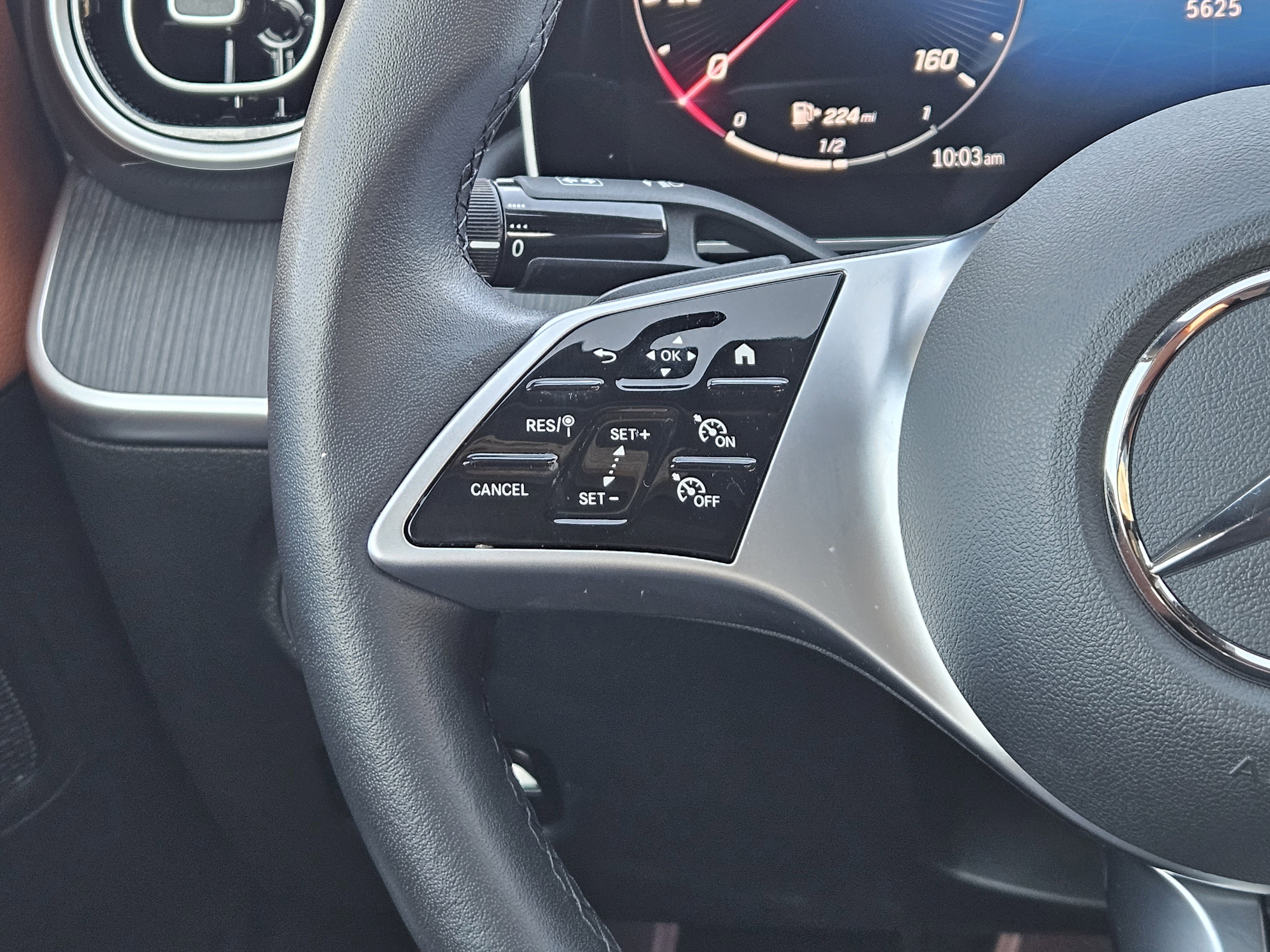 Certified 2025 Mercedes-Benz C 300 Sedan image 27