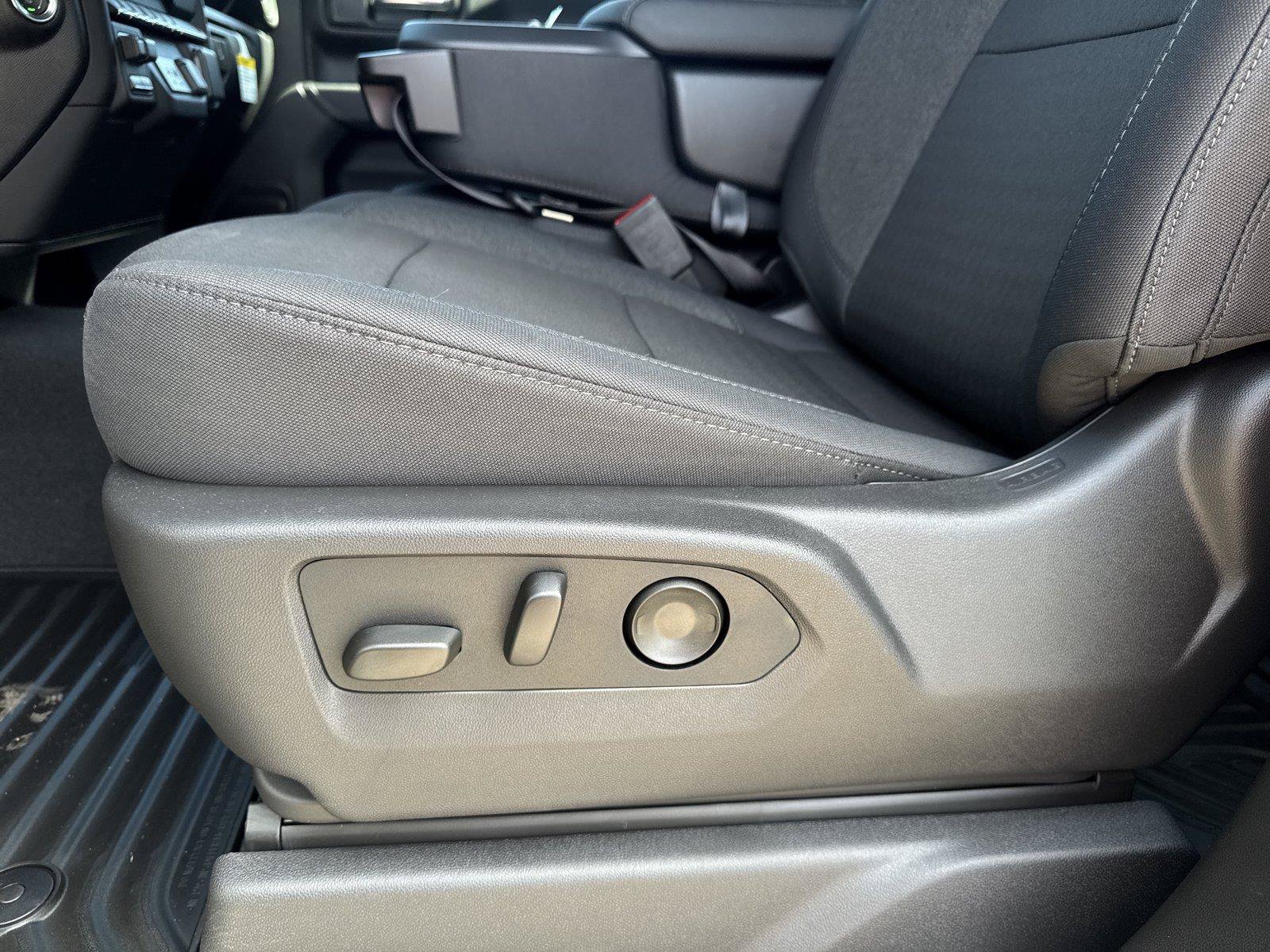 New 2026 Chevrolet Silverado 1500 Custom w/ Turbomax Blackout Package AWD/4WD image 12