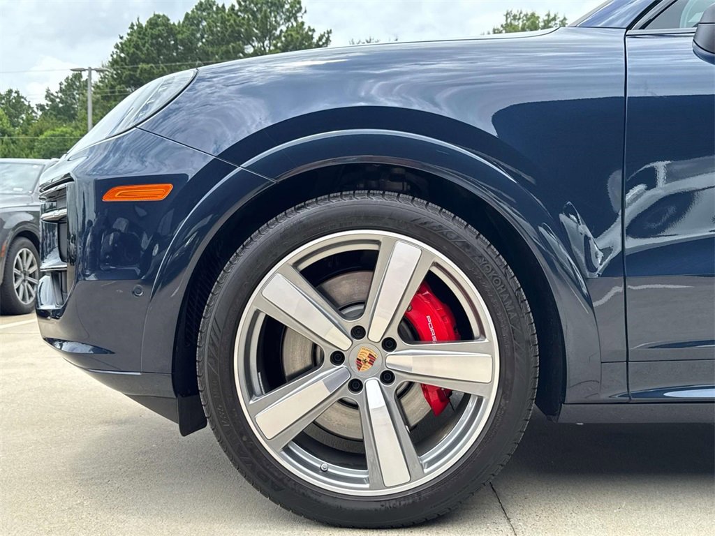 Certified 2025 Porsche Cayenne S image 12