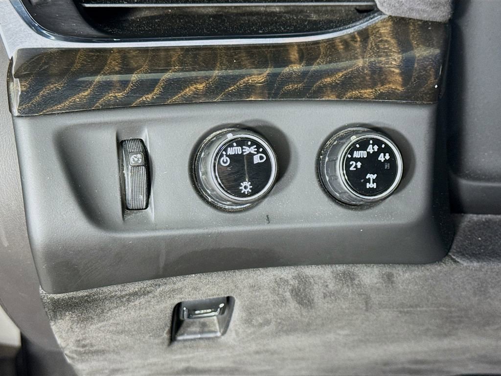 Used 2016 Cadillac Escalade Platinum image 10