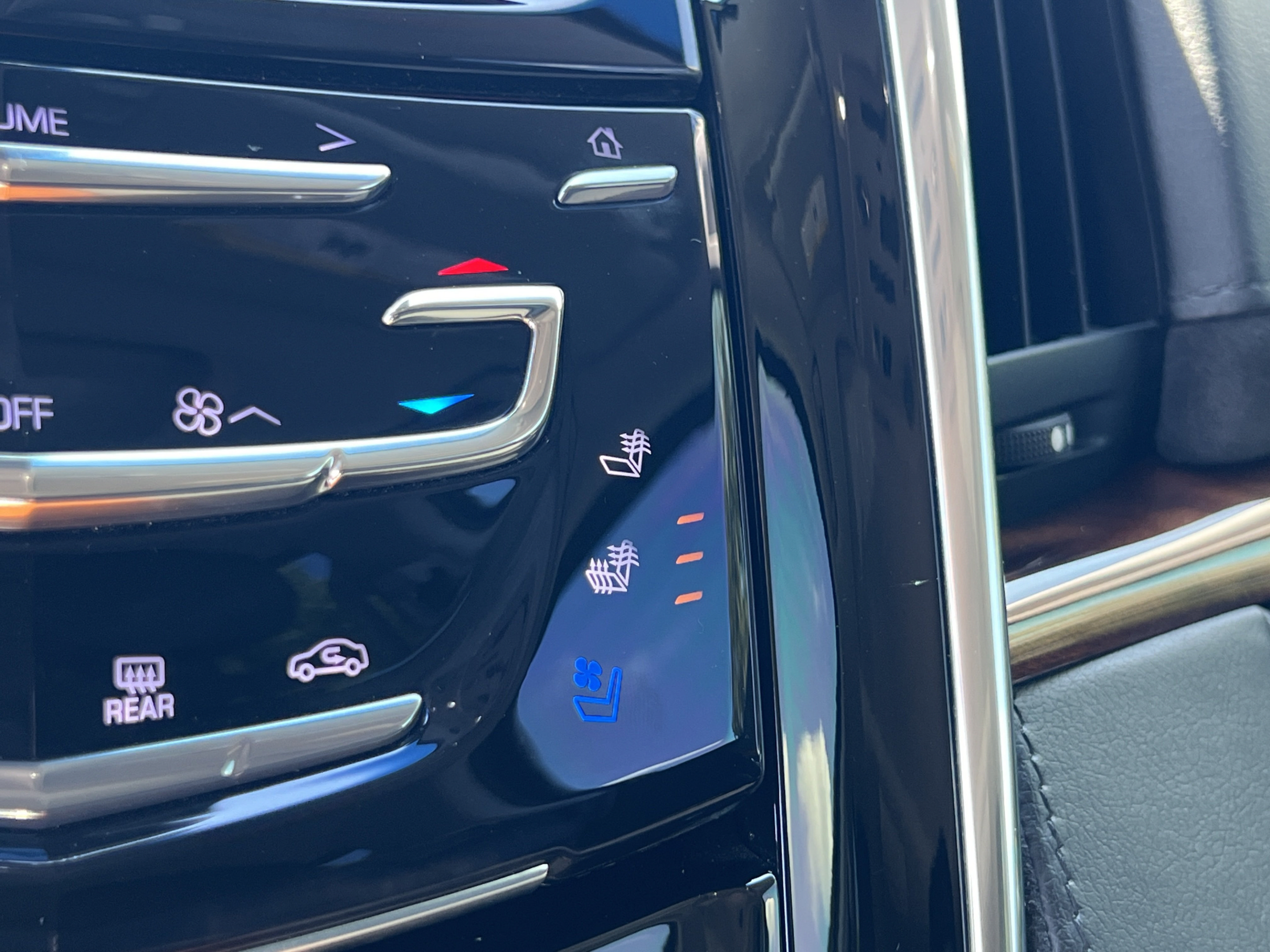 Used 2016 Cadillac Escalade Luxury AWD/4WD image 20