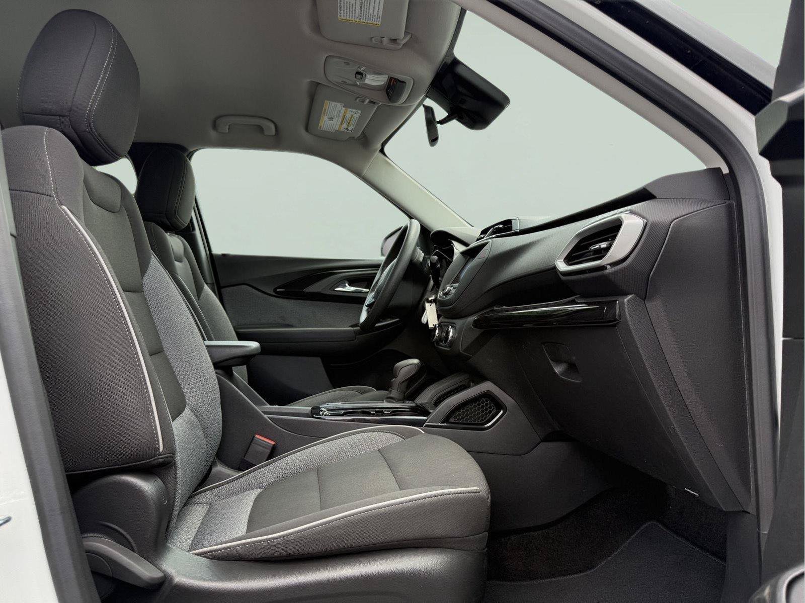Used 2023 Chevrolet TrailBlazer LS FWD image 19