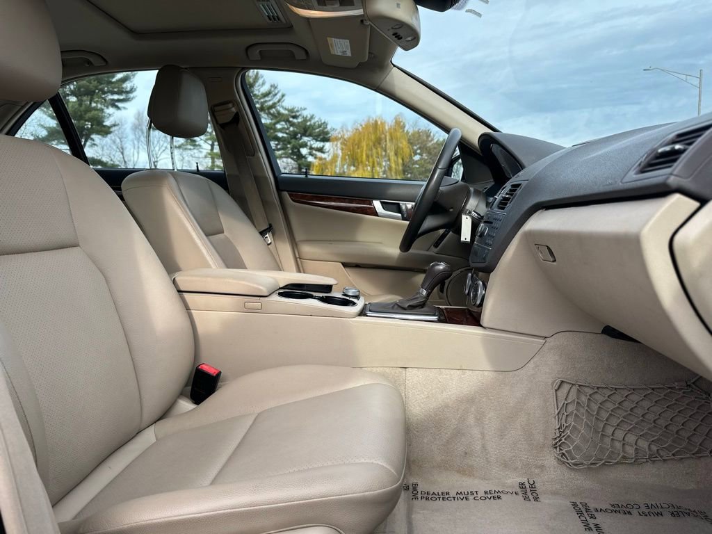 Used 2011 Mercedes-Benz C 300 4MATIC Sedan image 25