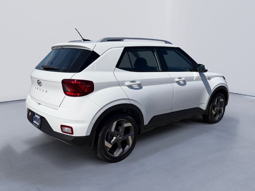 New 2026 Hyundai Venue SEL FWD image 3