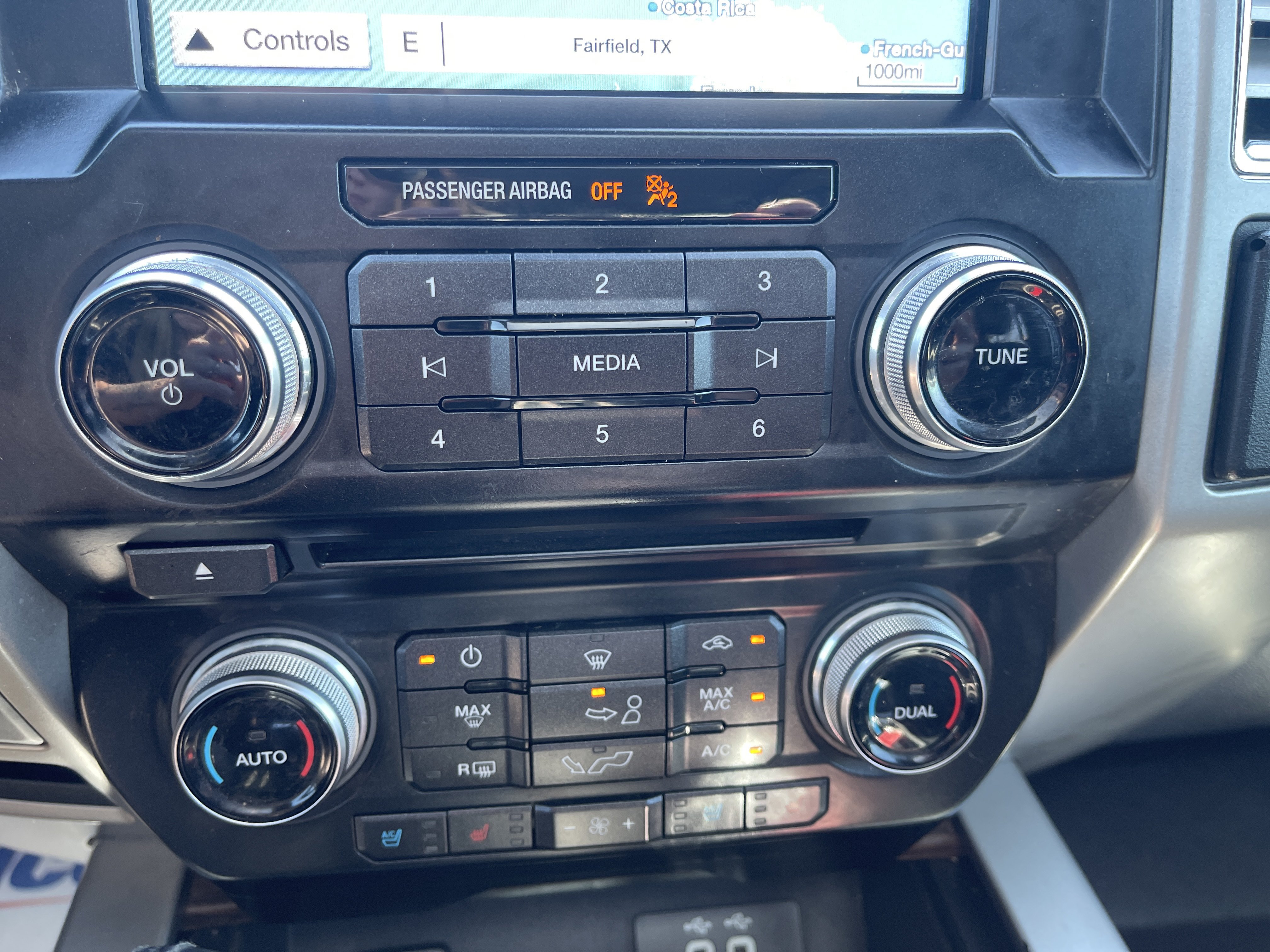 Used 2016 Ford F150 Lariat w/ Equipment Group 502A Luxury RWD image 29