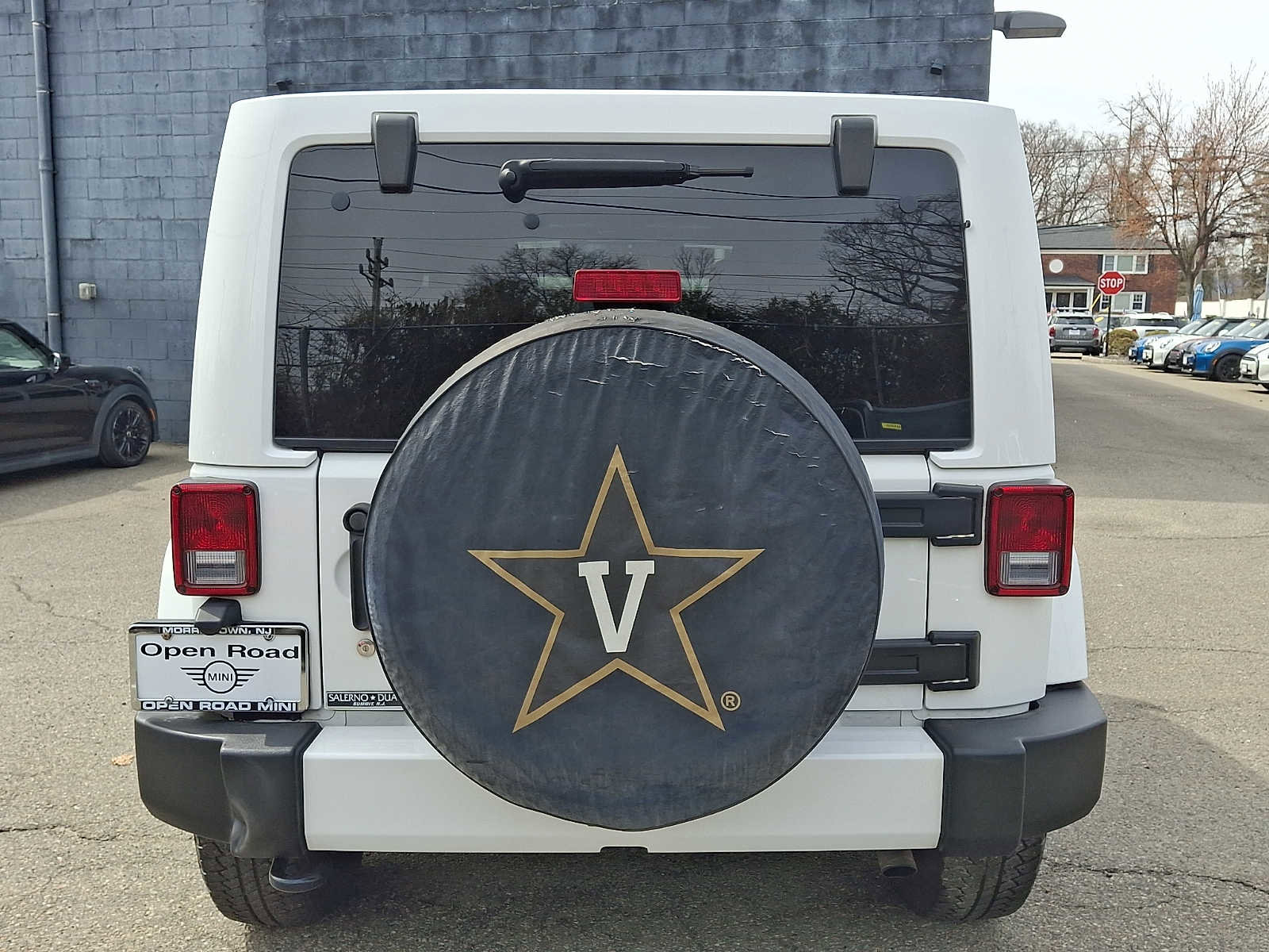 Used 2016 Jeep Wrangler Unlimited Sahara w/ Dual Top Group image 29