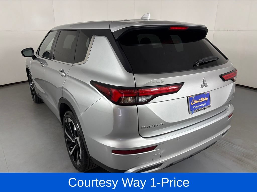 Used 2024 Mitsubishi Outlander SE FWD image 8