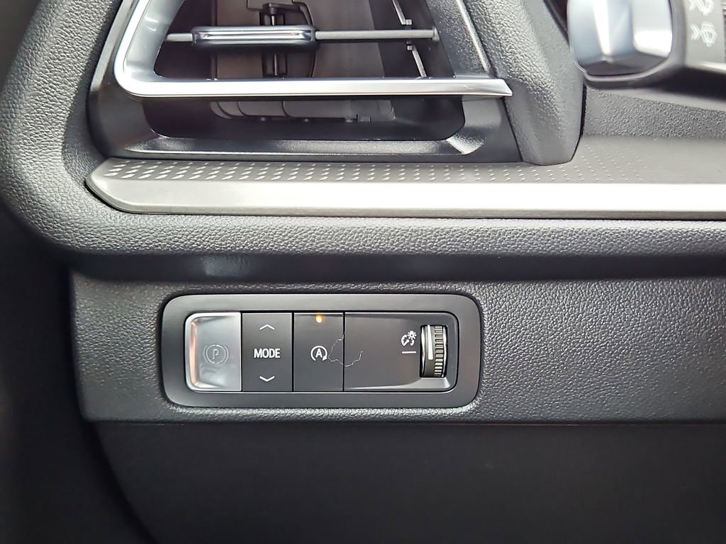 Used 2024 Chevrolet Traverse LT image 14