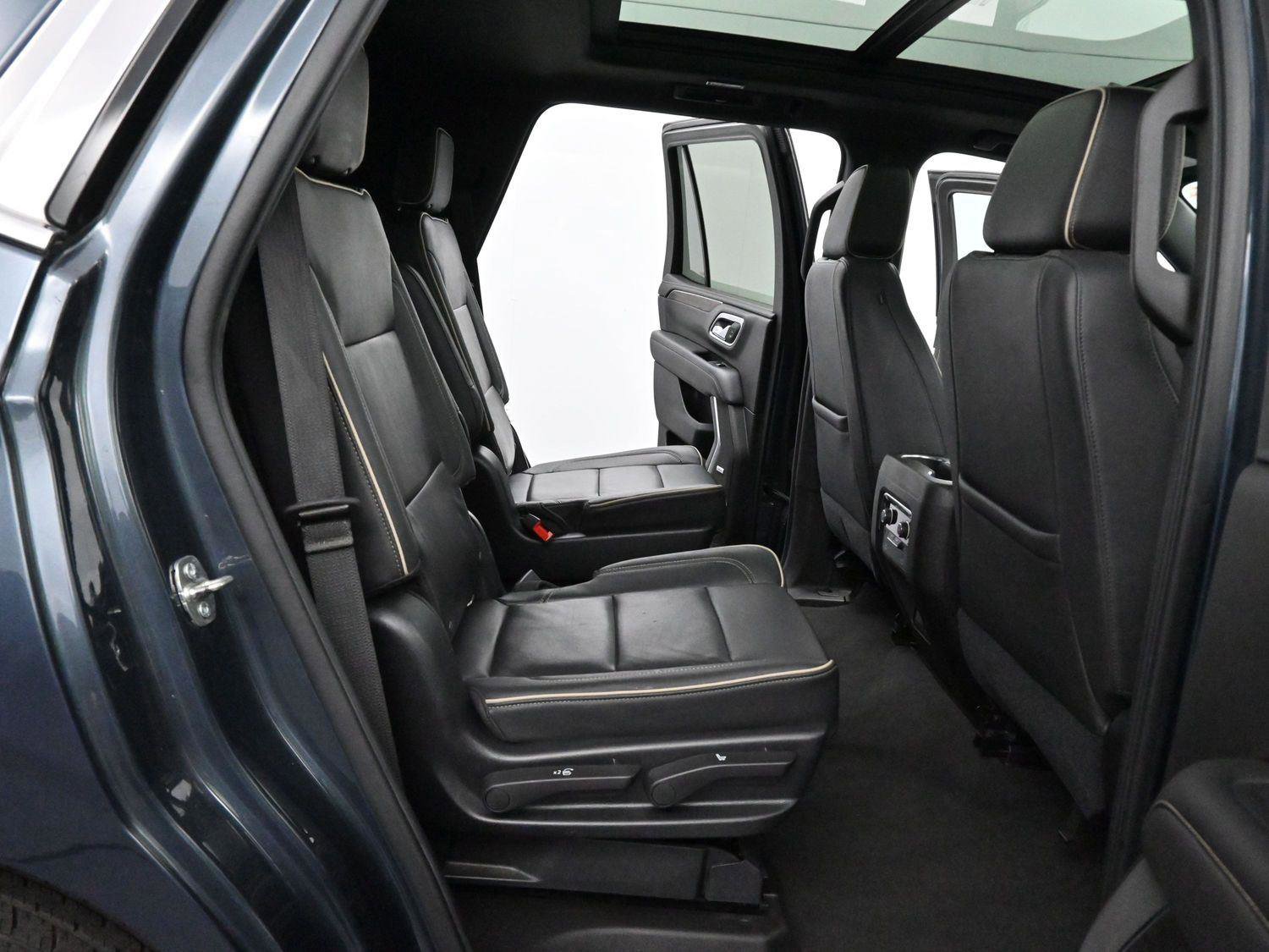 Used 2021 Chevrolet Tahoe Premier w/ Premium Package image 38