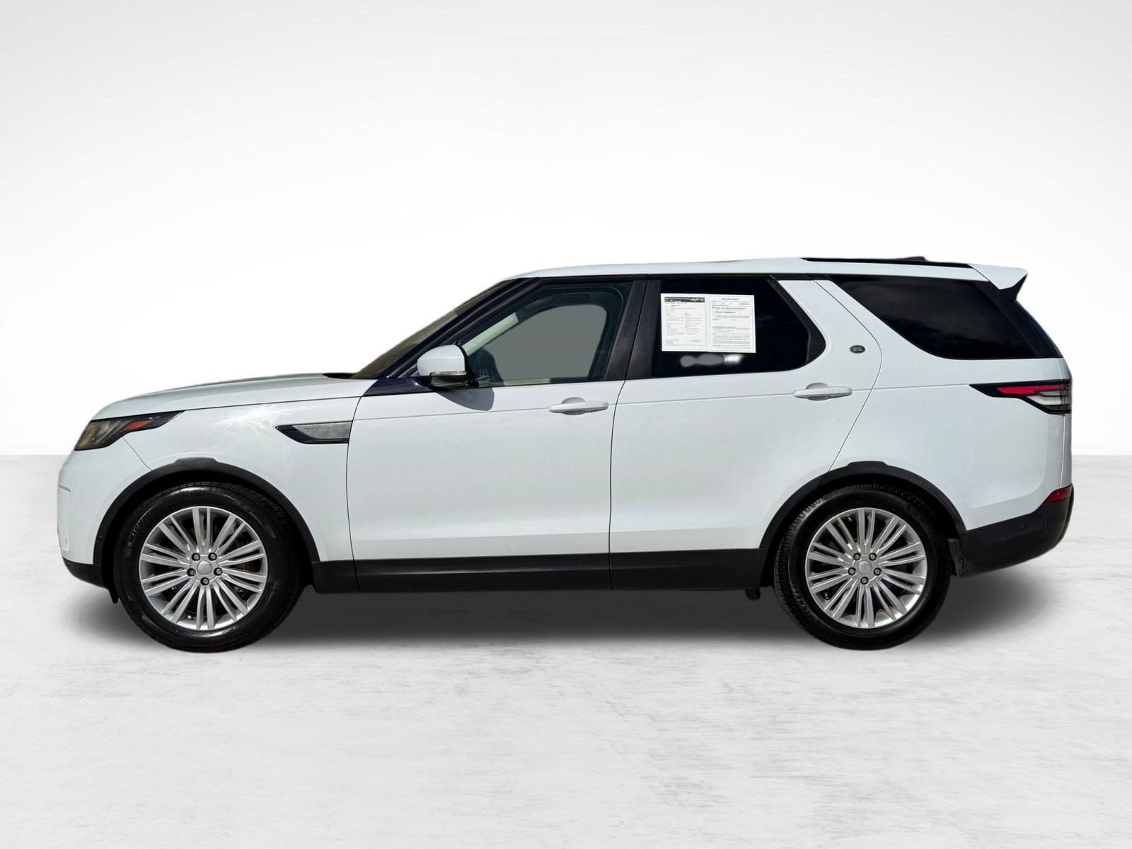 Used 2018 Land Rover Discovery SE AWD/4WD image 2