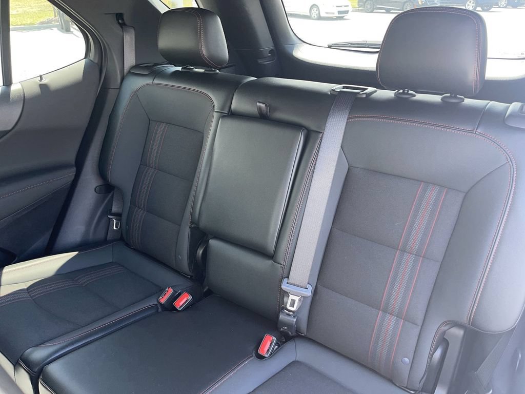 Used 2024 Chevrolet Equinox RS FWD image 27