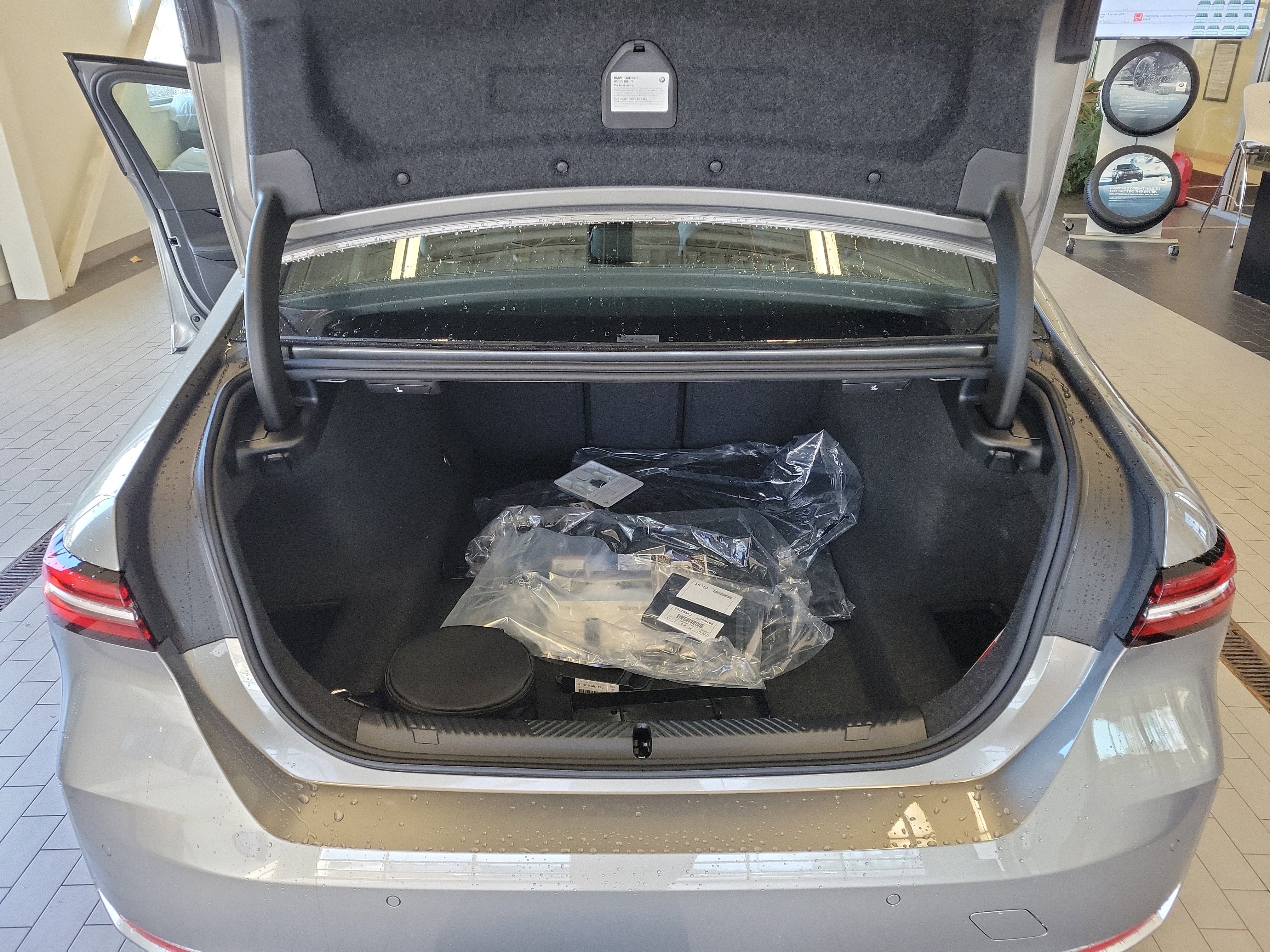 Used 2026 BMW 530i xDrive w/ Convenience Package image 17