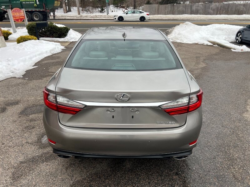 Used 2016 Lexus ES 350 w/ Navigation System Package image 4