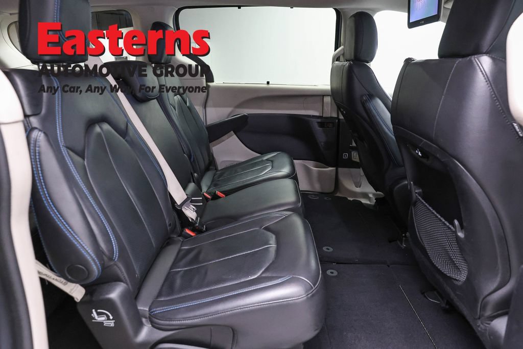Used 2021 Chrysler Pacifica Touring-L FWD image 24