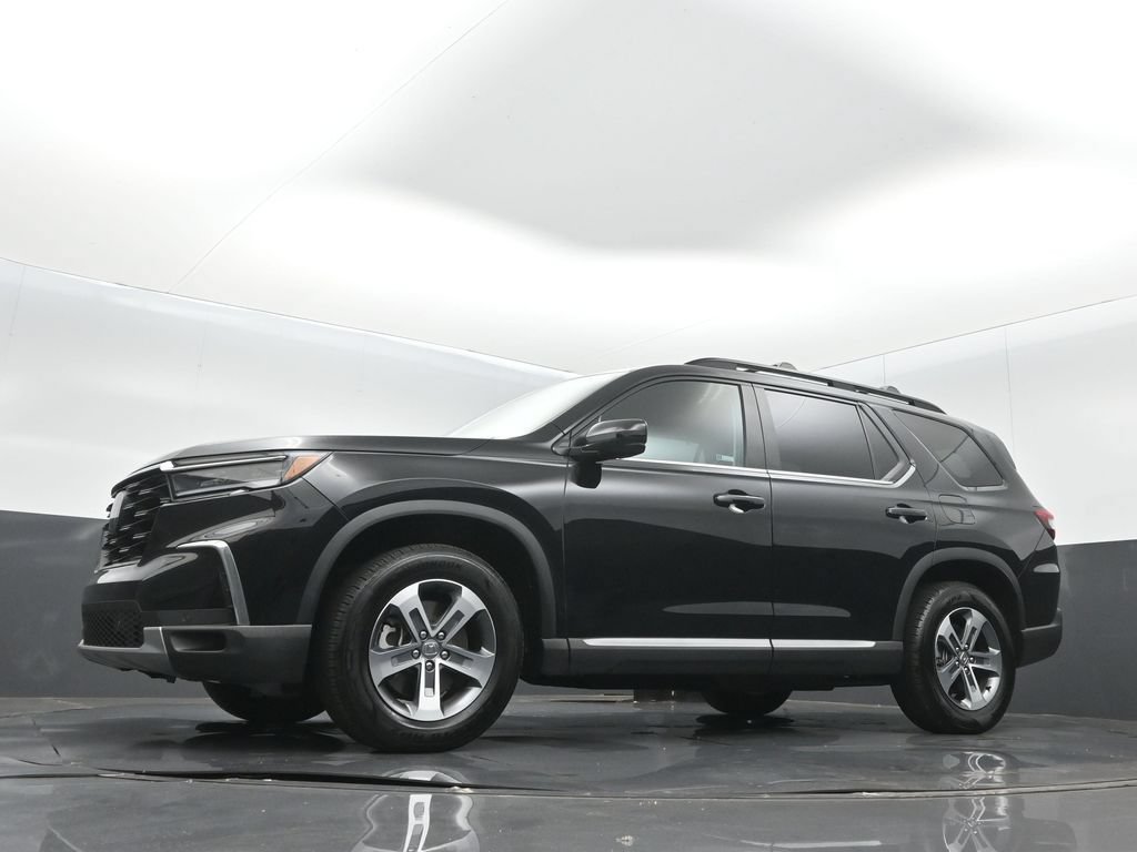 Certified 2025 Honda Pilot EX-L image 13