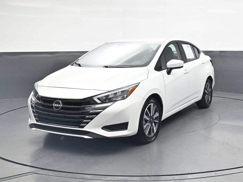 Used 2025 Nissan Versa SV FWD image 12