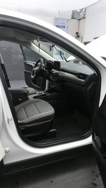 Used 2021 Ford Escape SE w/ Cold Weather Package AWD/4WD image 17