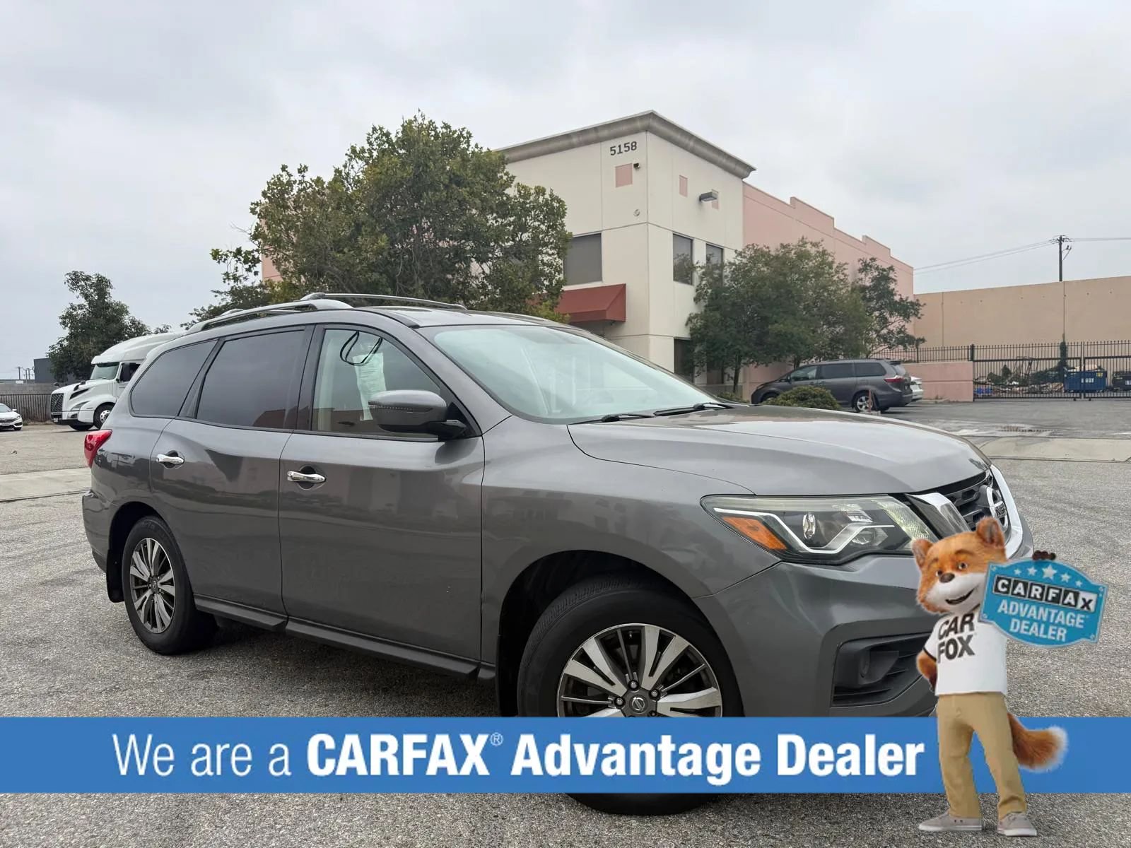 Used 2018 Nissan Pathfinder S FWD image 2