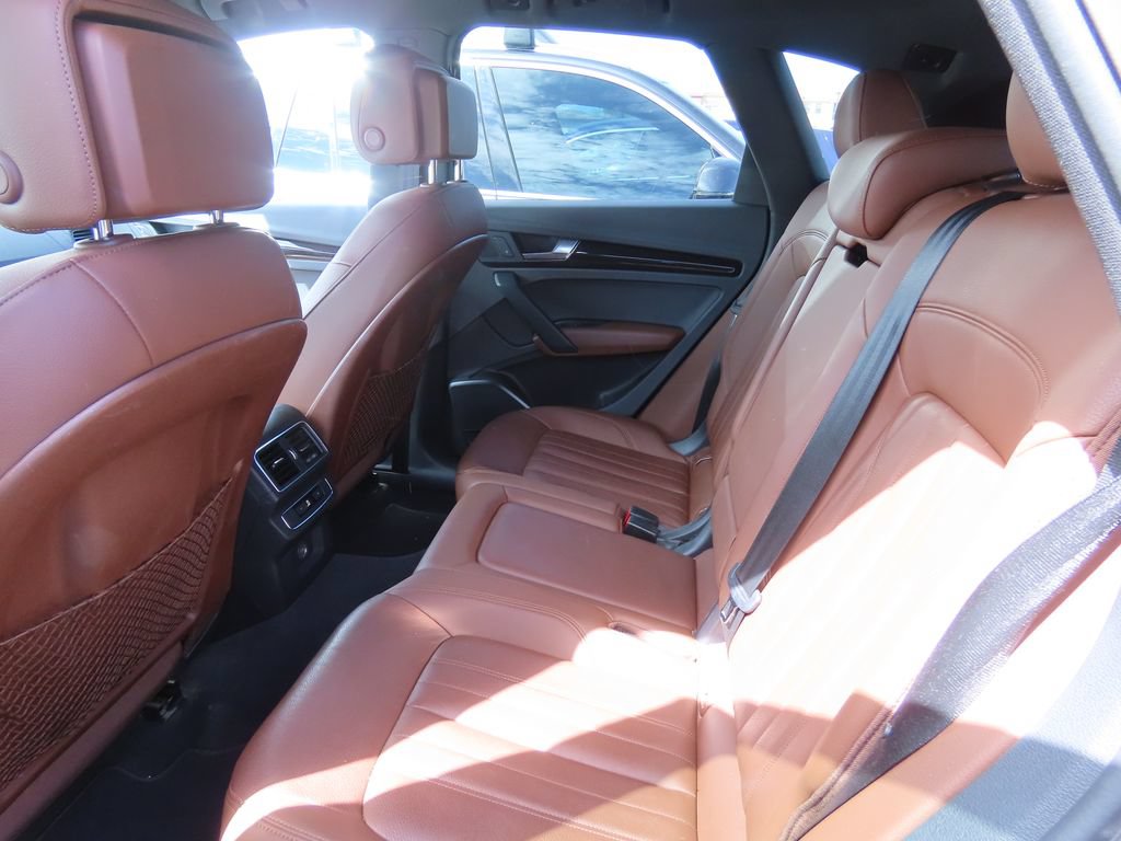 Used 2019 Audi Q5 2.0T Premium w/ Convenience Package AWD/4WD image 11