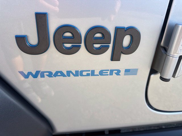 Used 2024 Jeep Wrangler Unlimited Rubicon 4xe AWD/4WD image 9