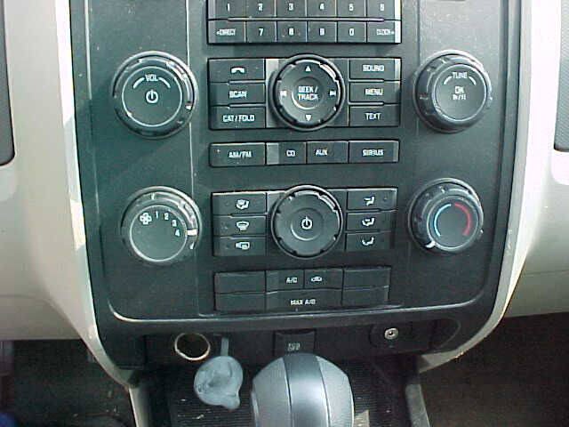 Used 2011 Ford Escape XLS w/ 102A Rapid Spec Order Code FWD image 16