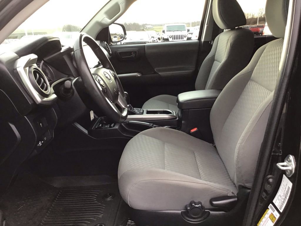 Used 2023 Toyota Tacoma SR5 w/ SR5 Appearance Package image 21