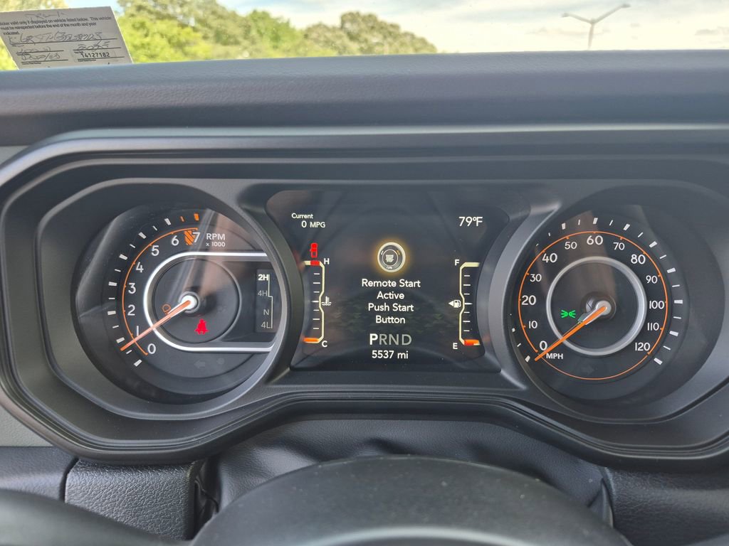 Used 2025 Jeep Gladiator Mojave w/ Convenience Group AWD/4WD image 17