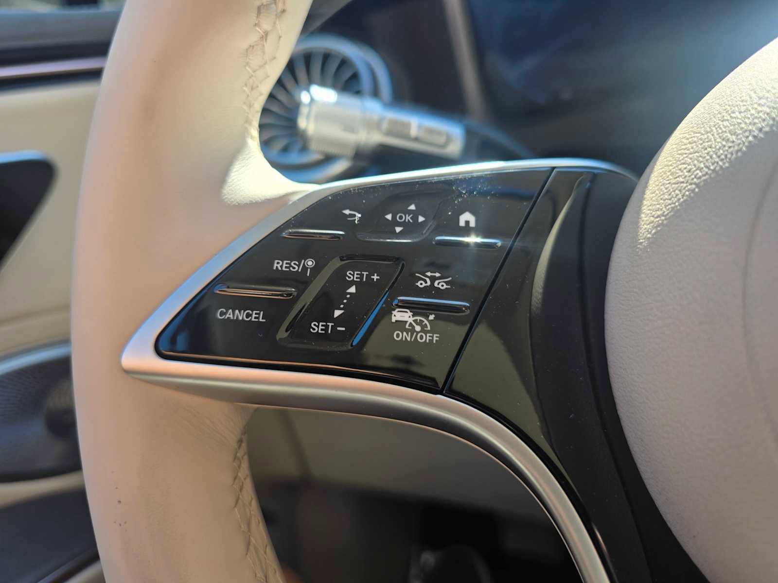 New 2027 Mercedes-Benz EQS 400 4MATIC SUV image 31