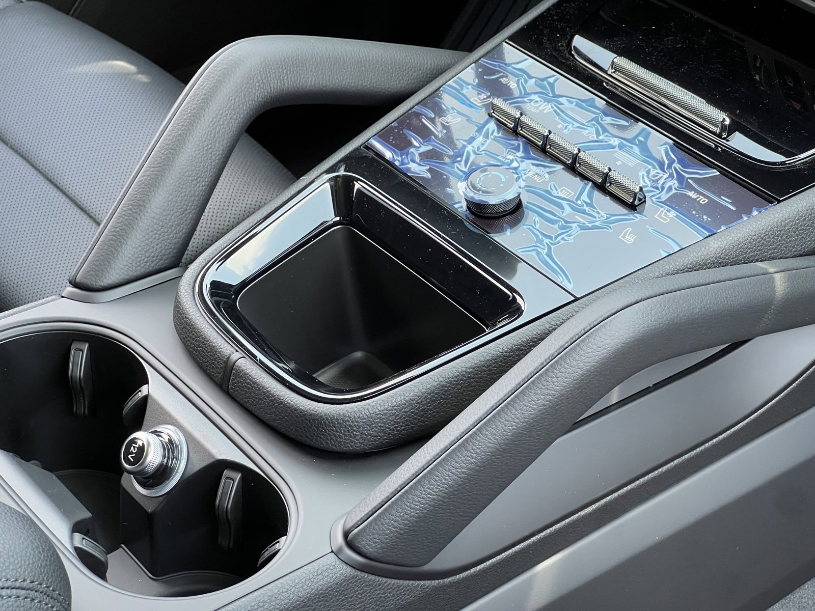 New 2025 Porsche Cayenne image 41